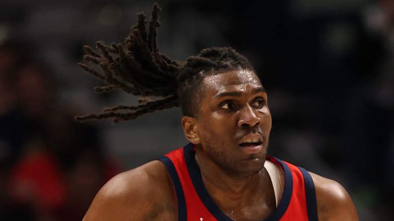 Veteran center Kevon Looney during an NBA game with the New Orleans Pelicans.
