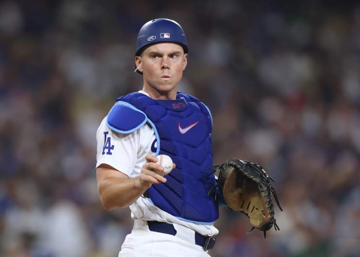 Los Angeles Dodgers lead the MLB with most players on the injures list in the last two years. Will Smith day-to-day with neck soreness.