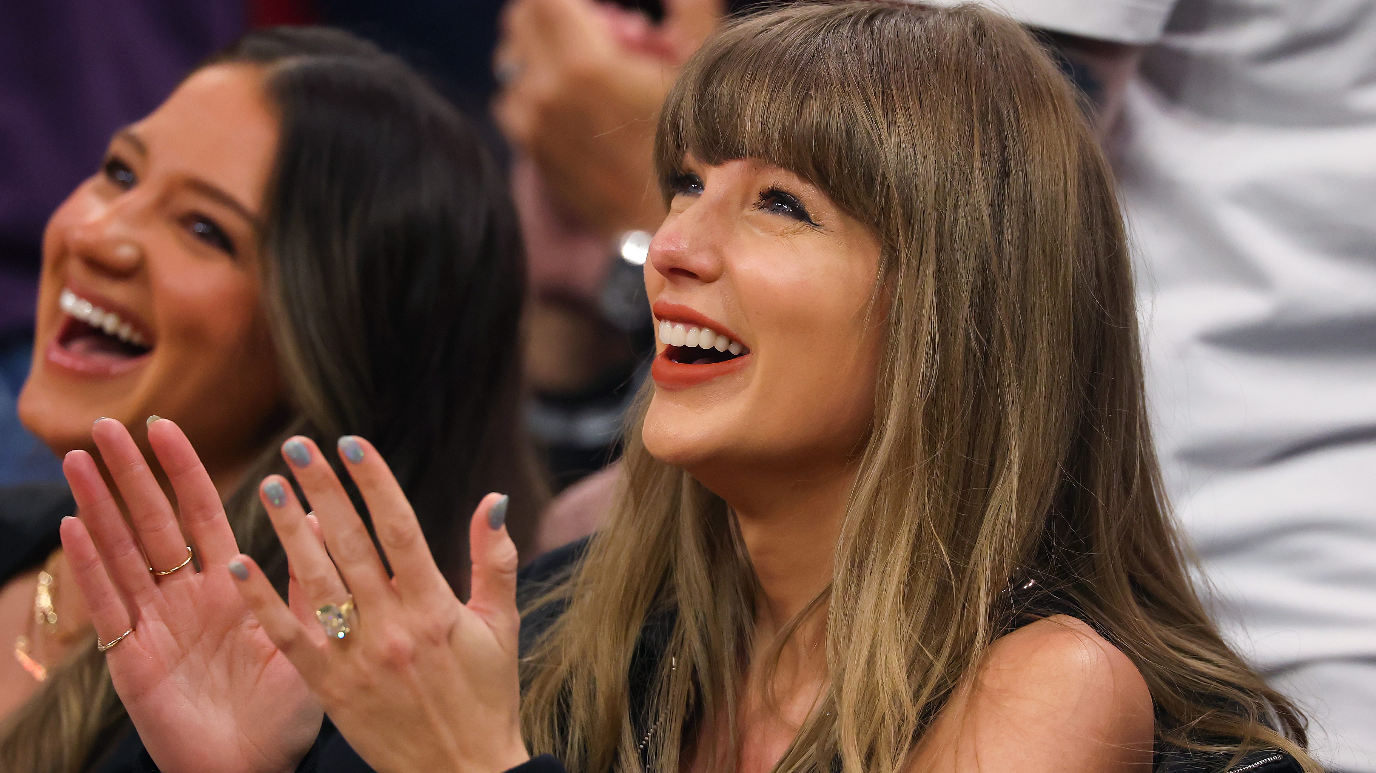 Big News Drops on 'Huge' Knicks Fan Taylor Swift for Finals Game 4