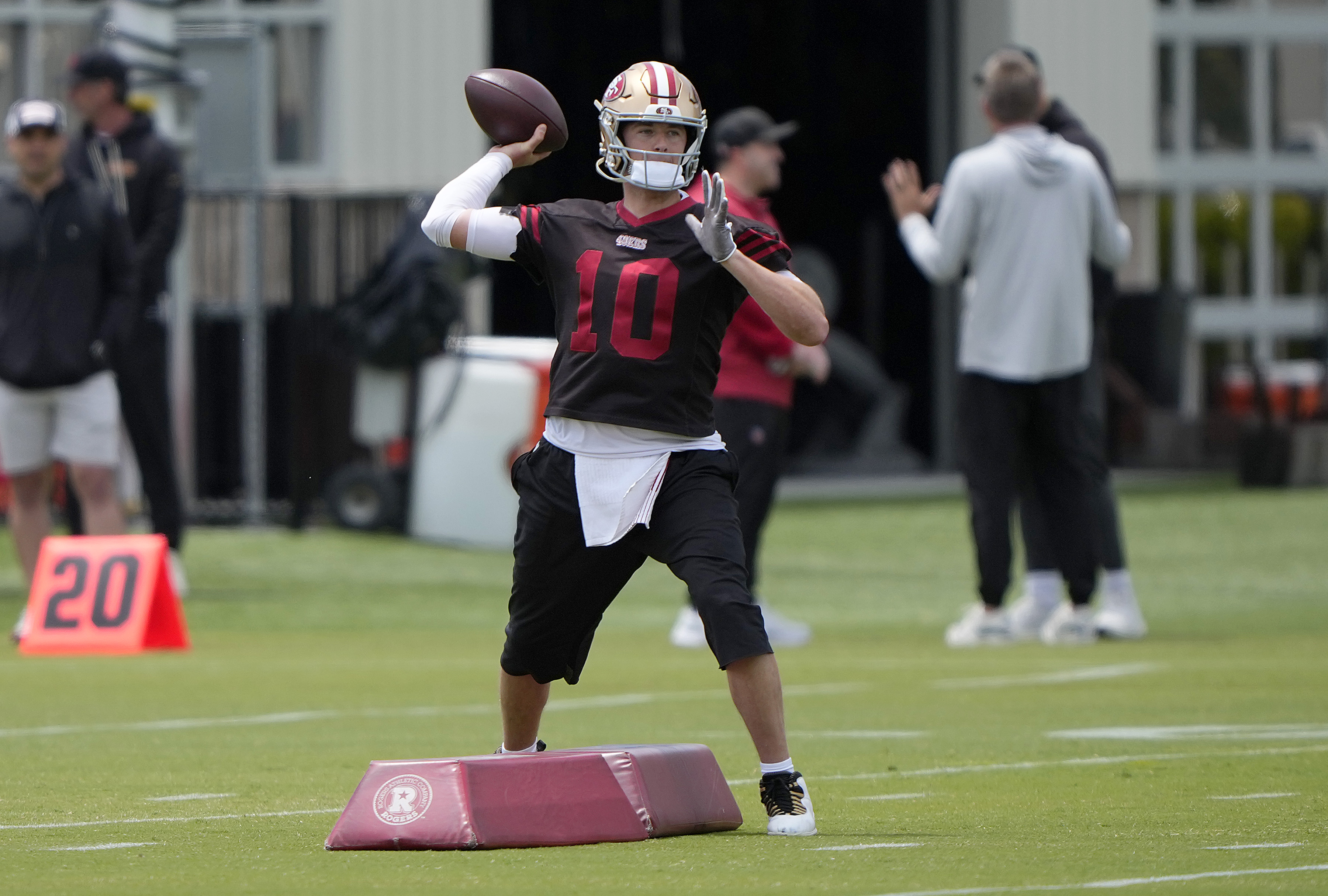49ers QB Mac Jones Tied to Patriots AFC East Rival in Trade Pitch