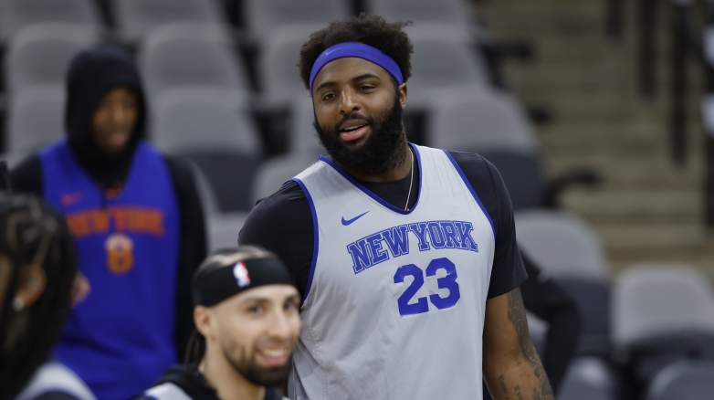 Mitchell Robinson takes part in Knicks practice before Game 1 of the NBA Finals against the Spurs after being listed as questionable with a fractured right hand.