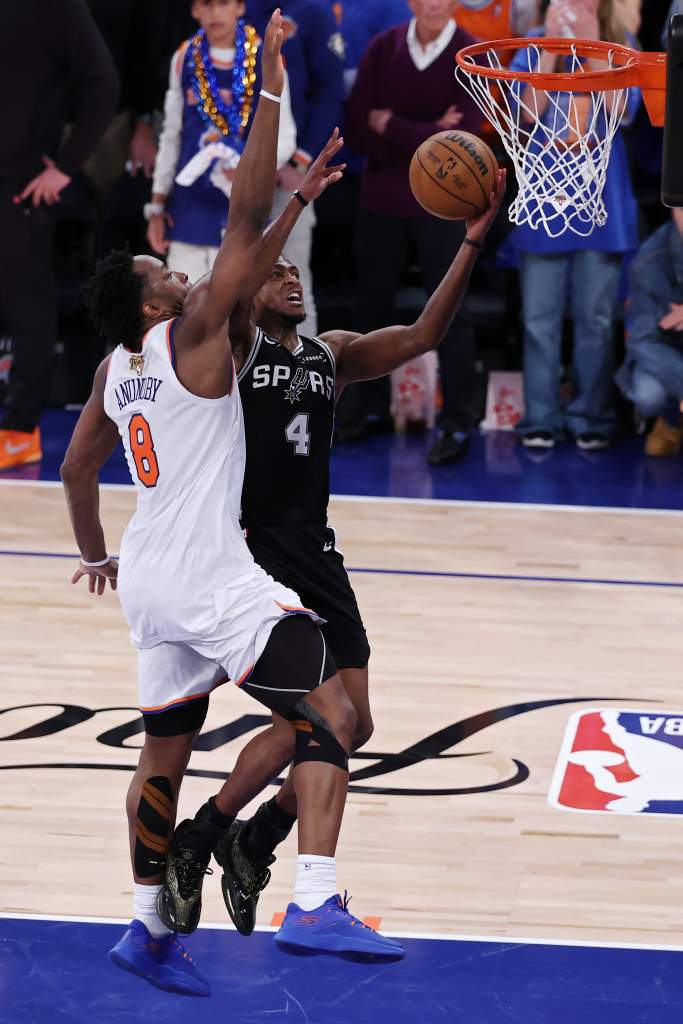 De'Aaron Fox, San Antonio Spurs, De'Aaron Fox trade, De'Aaron Fox layup, NBA Finals Game 4, New York Knicks, OG Anunoby