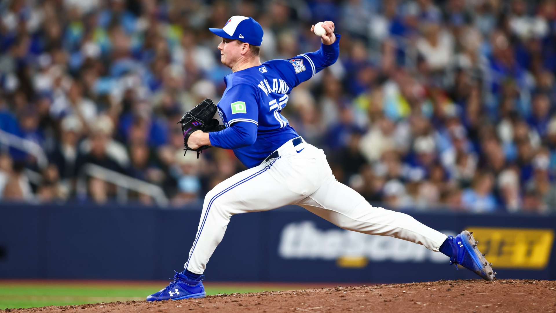 Louis Varland #77 of the Toronto Blue Jays pitches in the ninth inning of an MLB game against the Cleveland Guardians at Rogers Centre on April 25, 2026 in Toronto, Ontario, Canada. (Photo by Cole Burston/Getty Images)