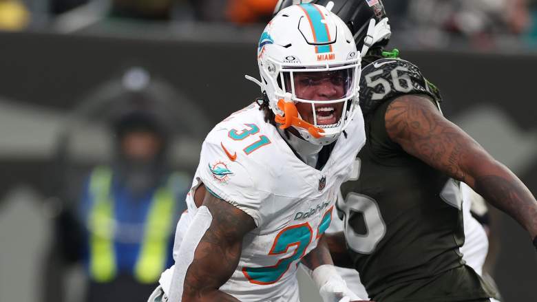 Miami Dolphins running back Ollie Gordon II