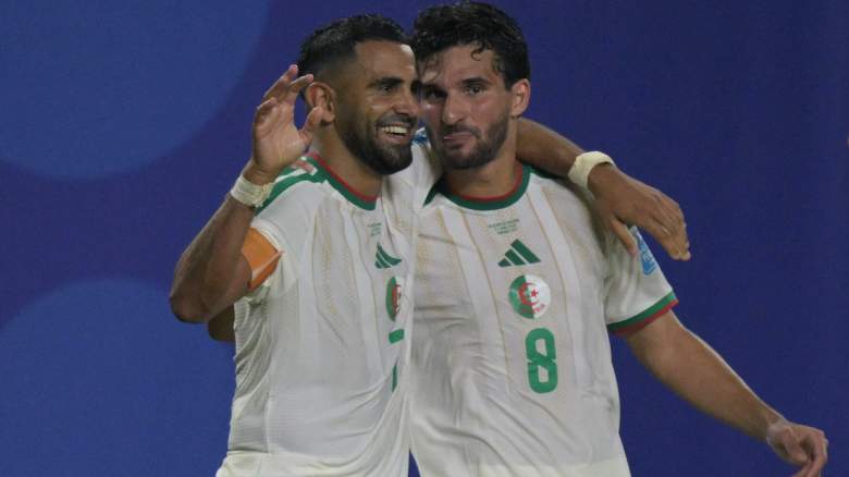Algeria's forward #7 Riyad Mahrez celebrates.
