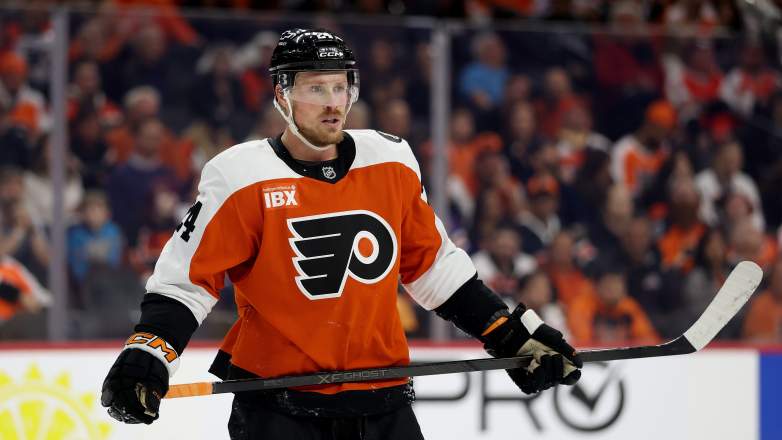 Carolina Hurricanes v Philadelphia Flyers