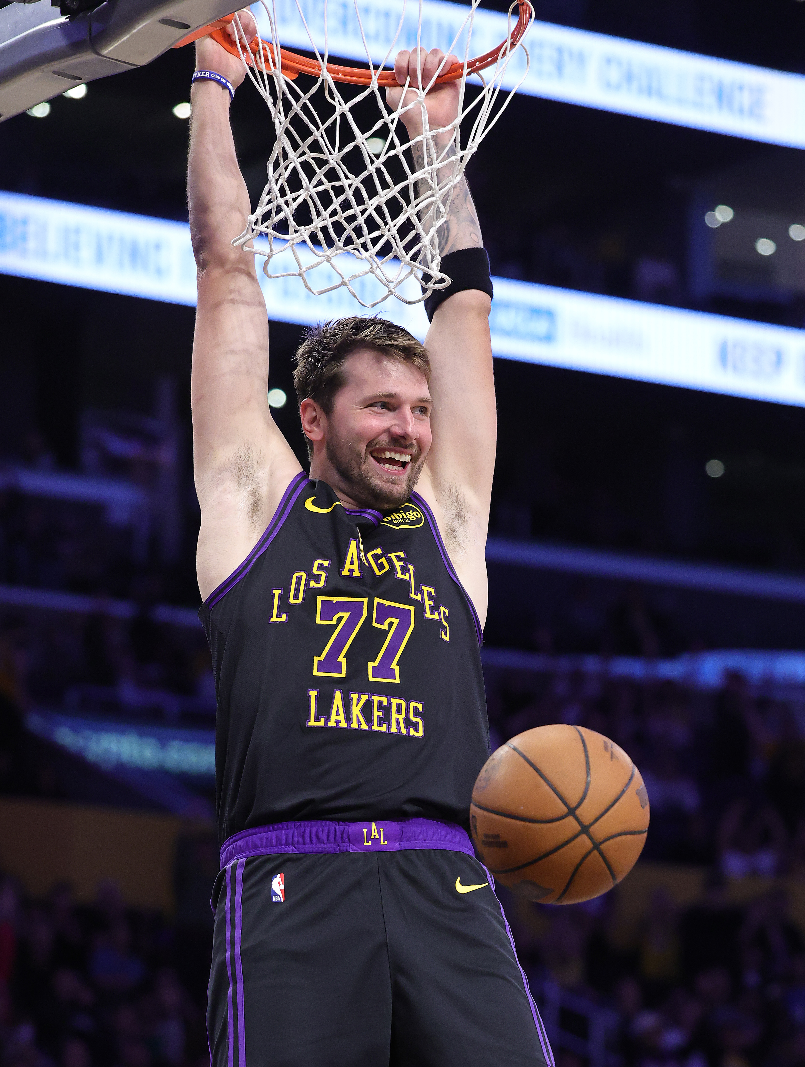 Cleveland Cavaliers v Los Angeles Lakers