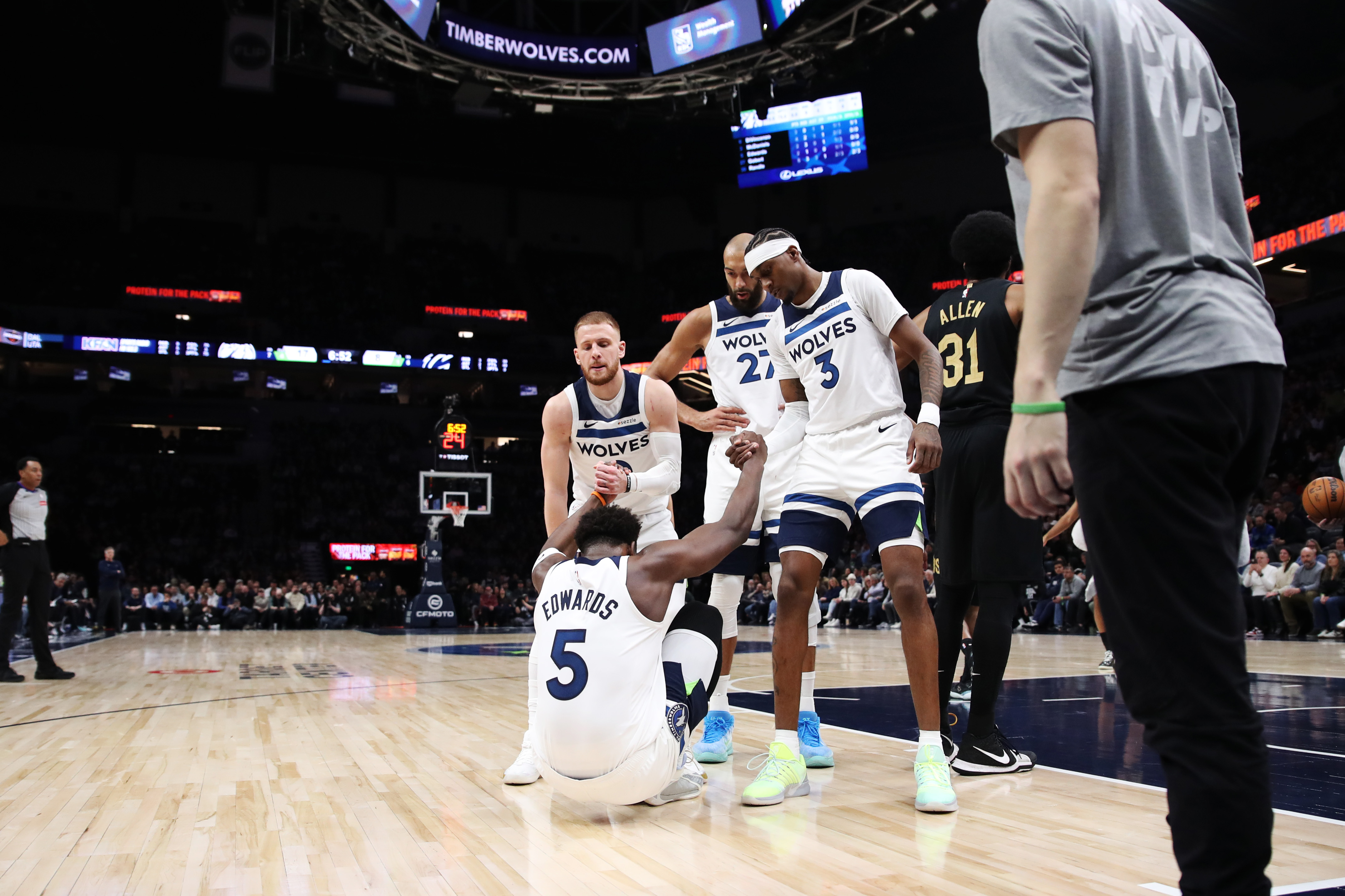 Cleveland Cavaliers v Minnesota Timberwolves