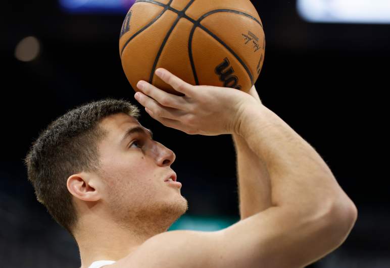 Denver Nuggets contra San Antonio Spurs