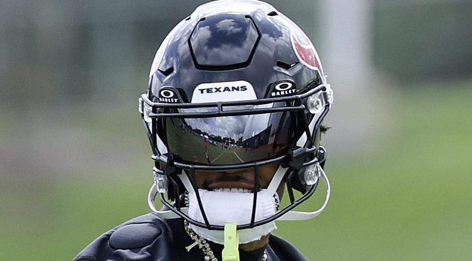 Texans' Tank Dell Sends Strong Message Amid Latest Milestone