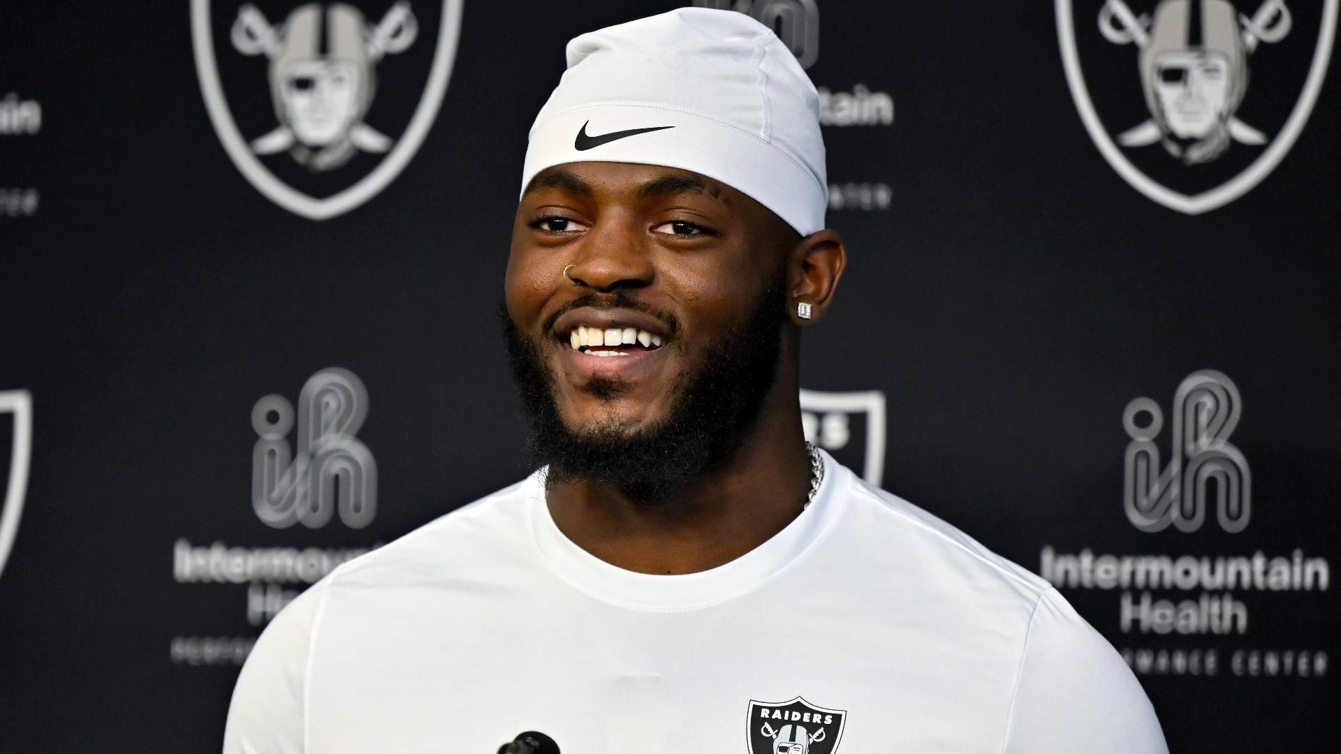 keyron-crawford-las-vegas-raiders.jpg?quality=65&strip=all