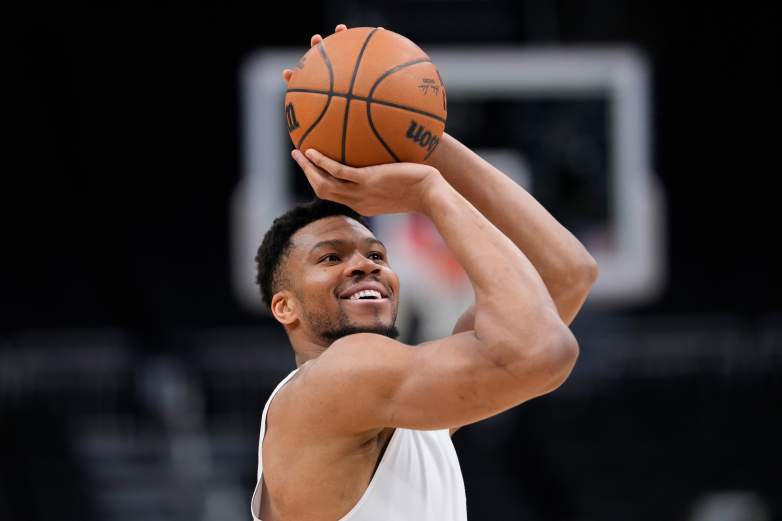 Memphis Grizzlies v Milwaukee Bucks