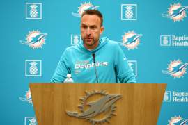 Dolphins Named Landing Spot for Controversial ‘High-Ceiling’ Quarterback