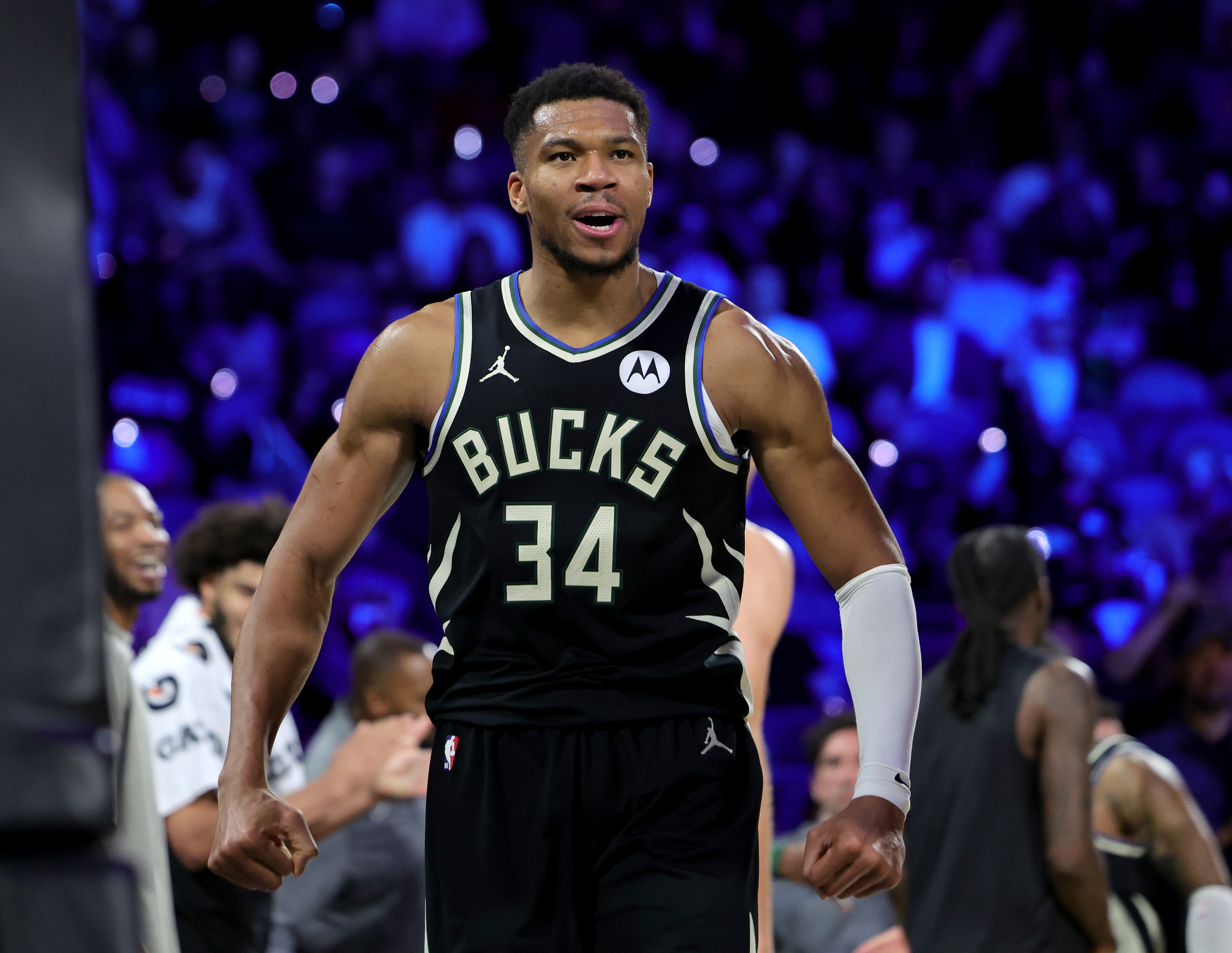 Milwaukee Bucks v Oklahoma City Thunder: Championship - Emirates NBA Cup 2024