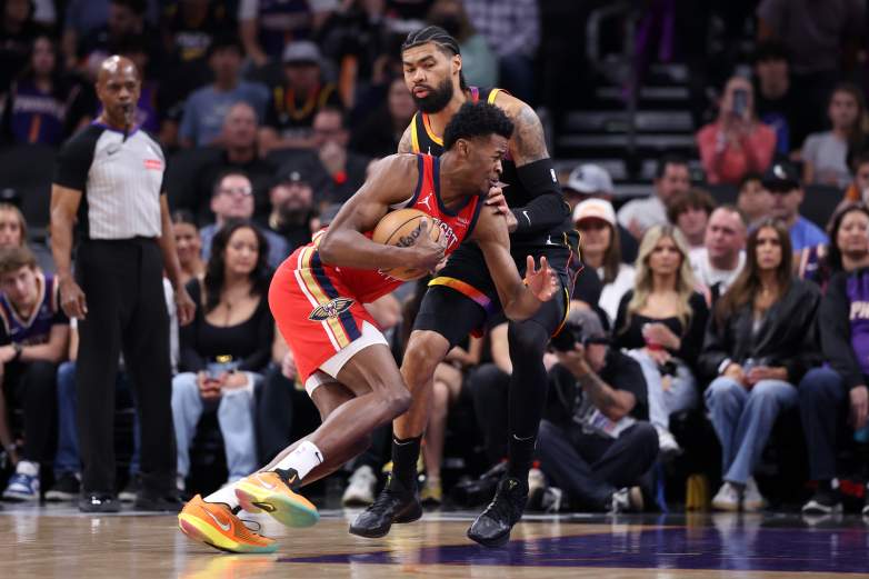 Knicks explore center replacements if Robinson leaves; four options eyed.