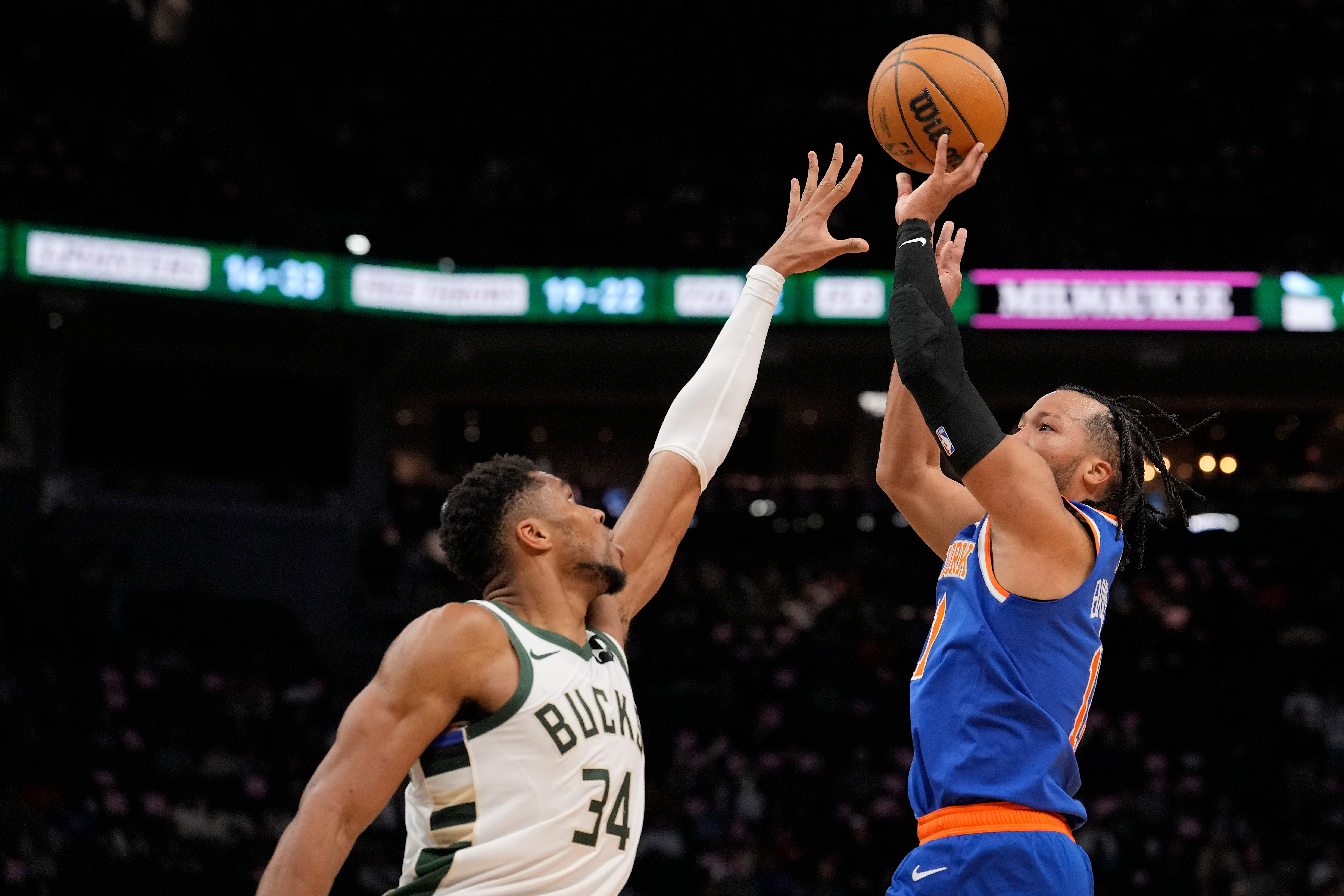 New York Knicks v Milwaukee Bucks