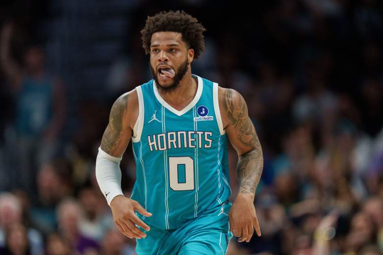 Phoenix Suns v Charlotte Hornets