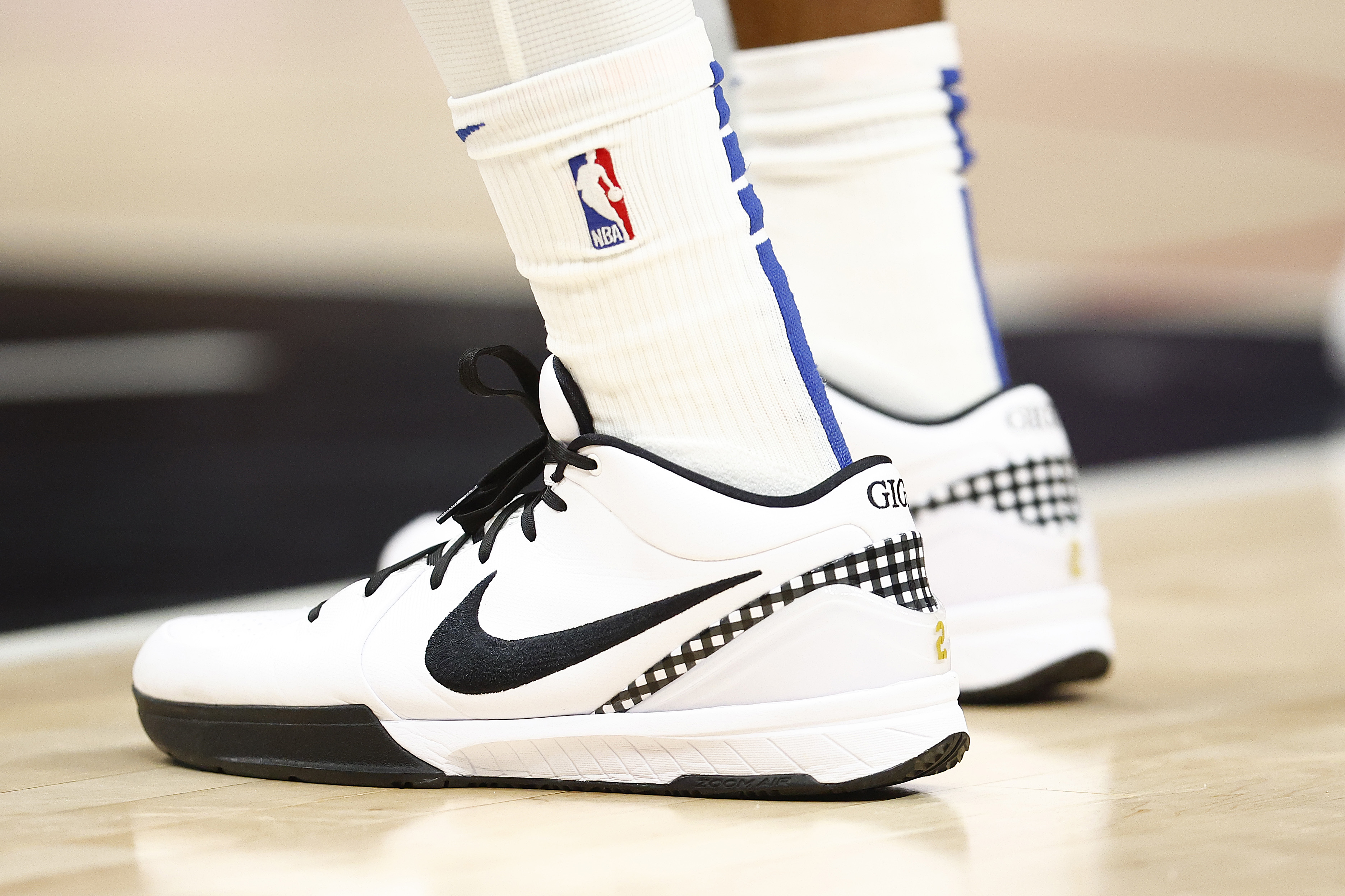portland-trail-blazers-v-los-angeles-clippers-los-angeles-california-october.jpg?quality=65&strip=all