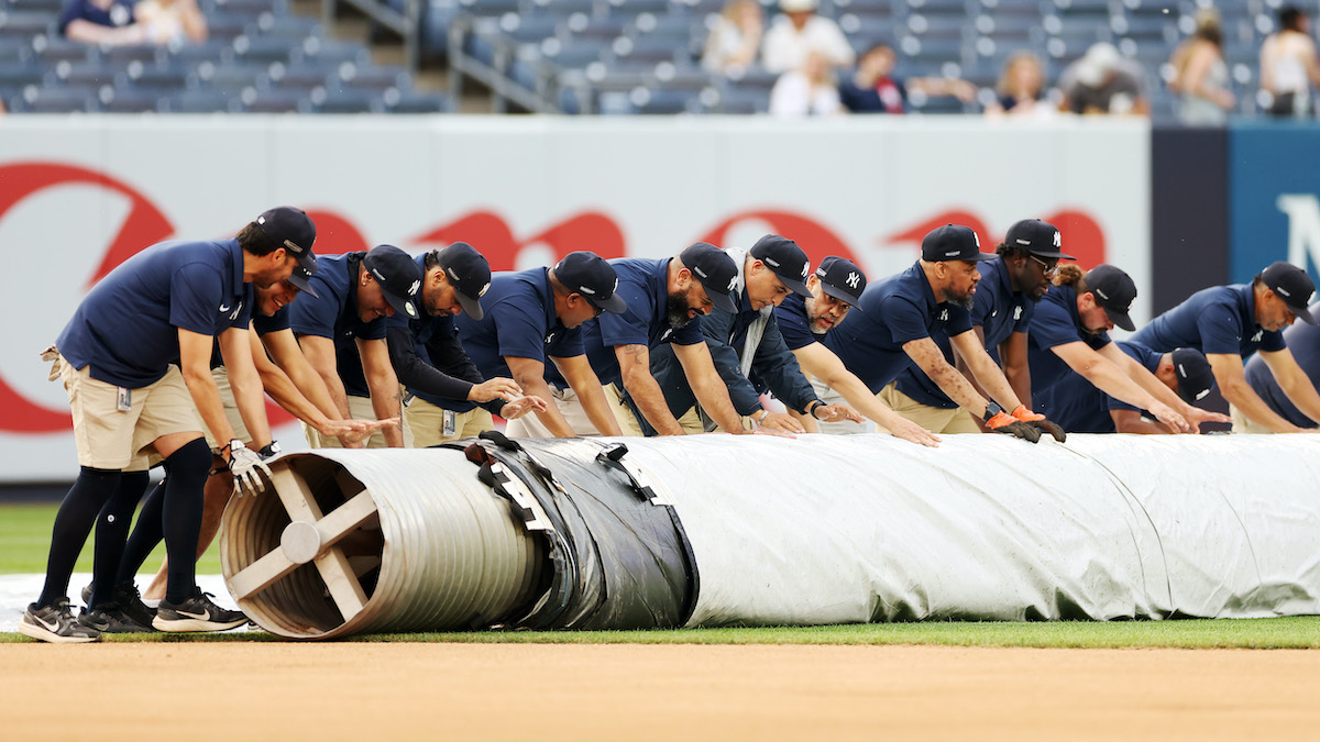 red-sox-yankees-rain-delay.jpg?quality=65&strip=all