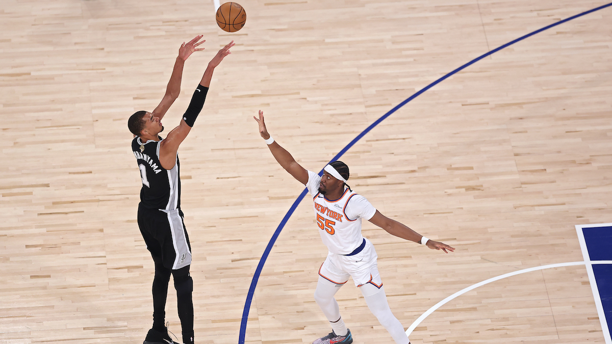 Spurs Torch Helpless Knicks With NBA Finals Record 14 First-Half 3-Pointers