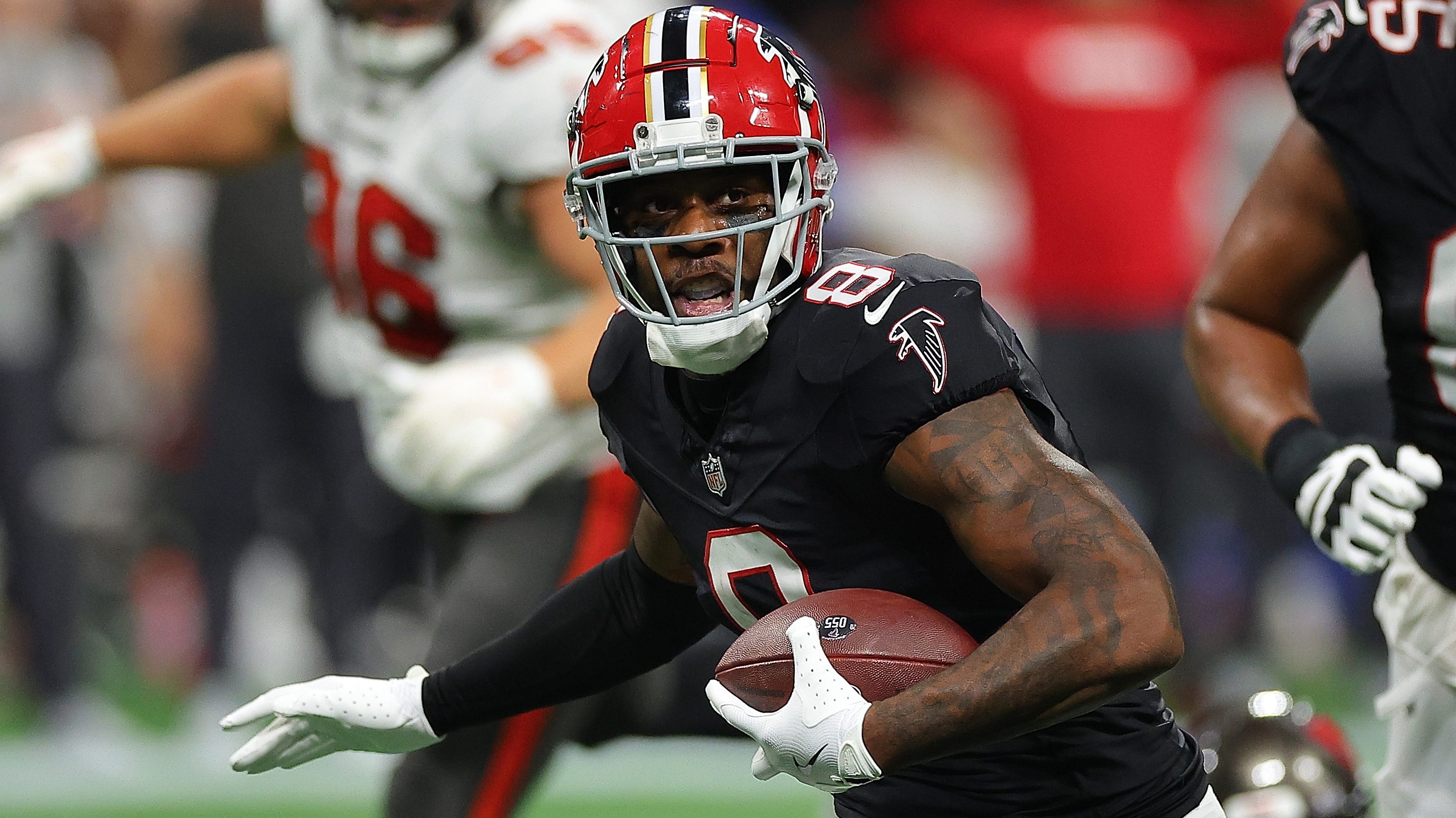 Bucs Get Terrible News on $54 Million NFC South Rival's Superstar