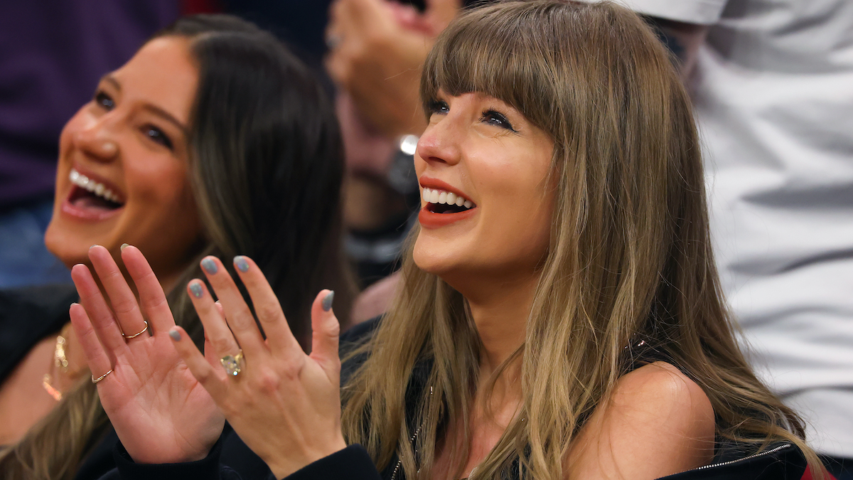 Taylor Swift Heads to Reported Wedding Venue Without Travis Kelce: Report