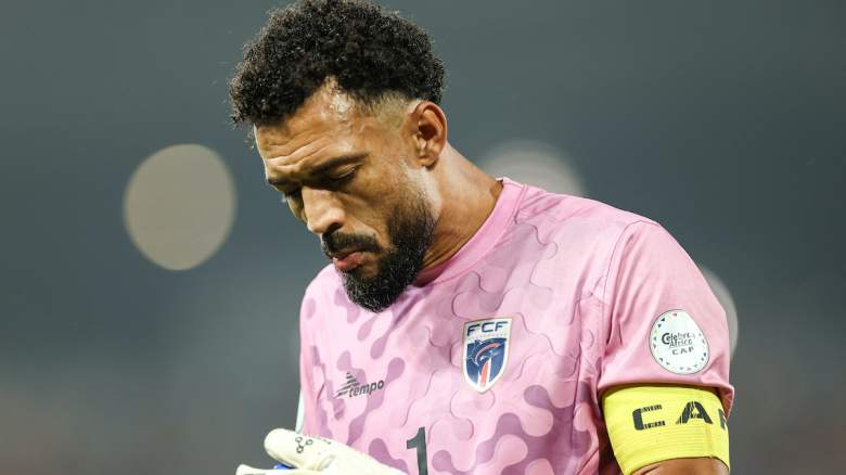 Cape Verde's goalkeeper #1 Vozinha reacts.