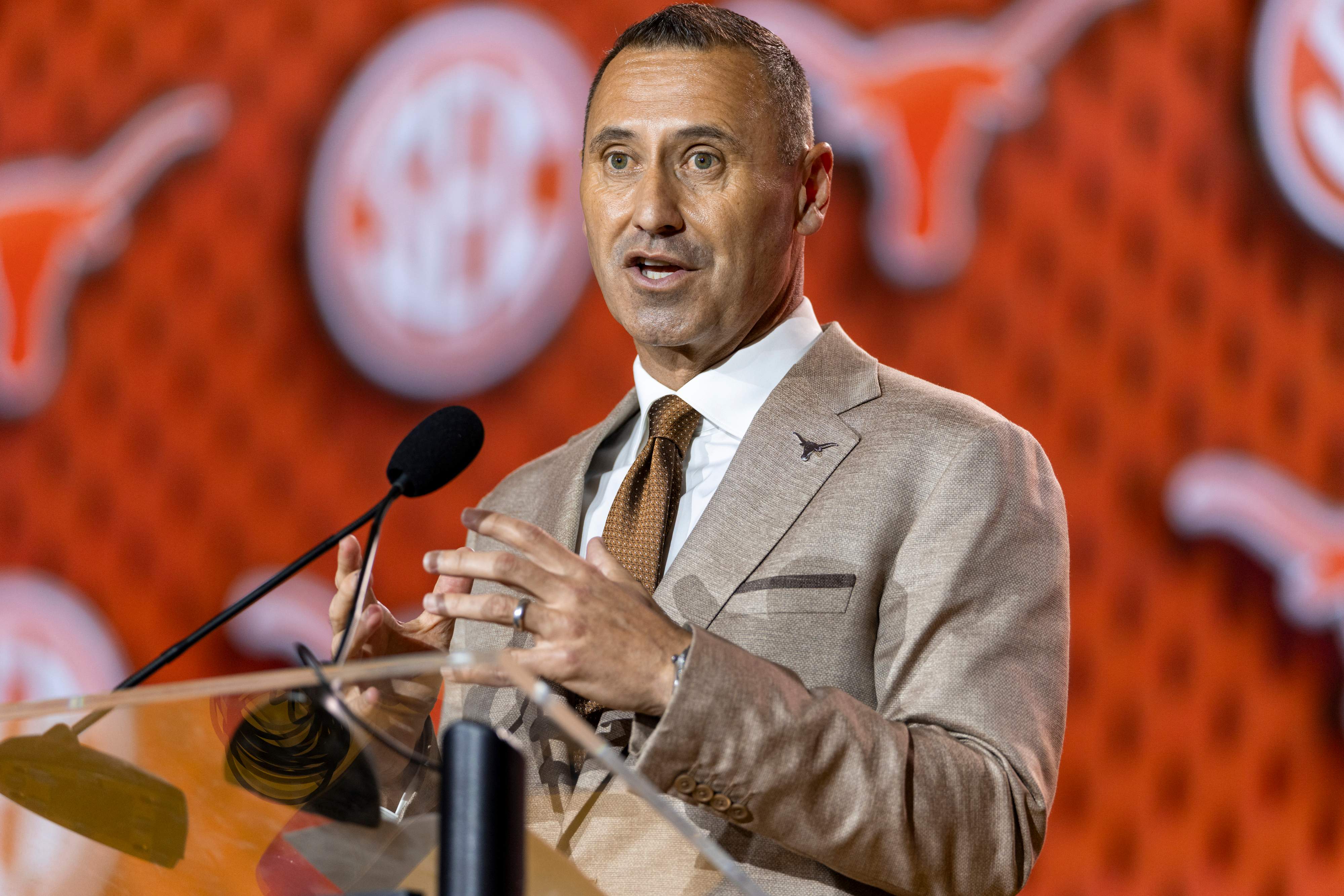 Big Ten and SEC Agree to Support Protect College Sports Act at Last Minute