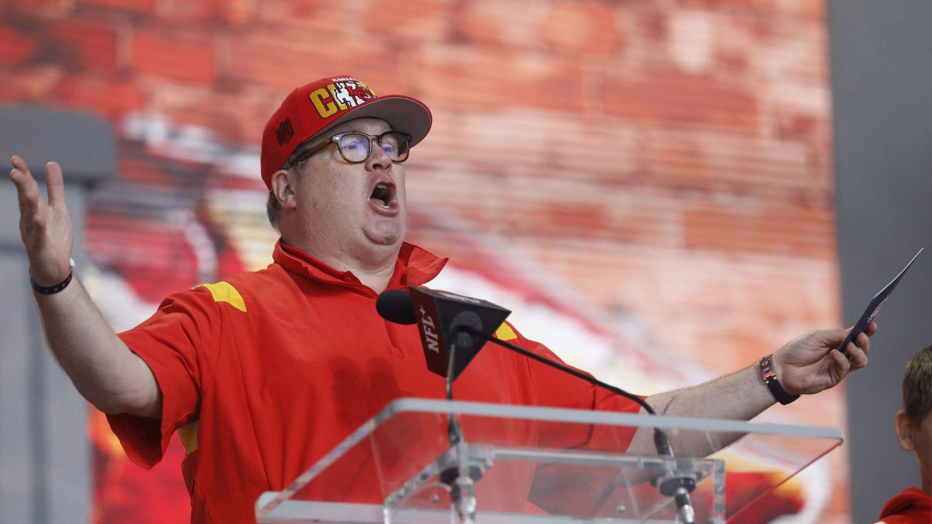 Eric Stonestreet reveals intimate details from Travis Kelce and Taylor Swift’s wedding, in brief.