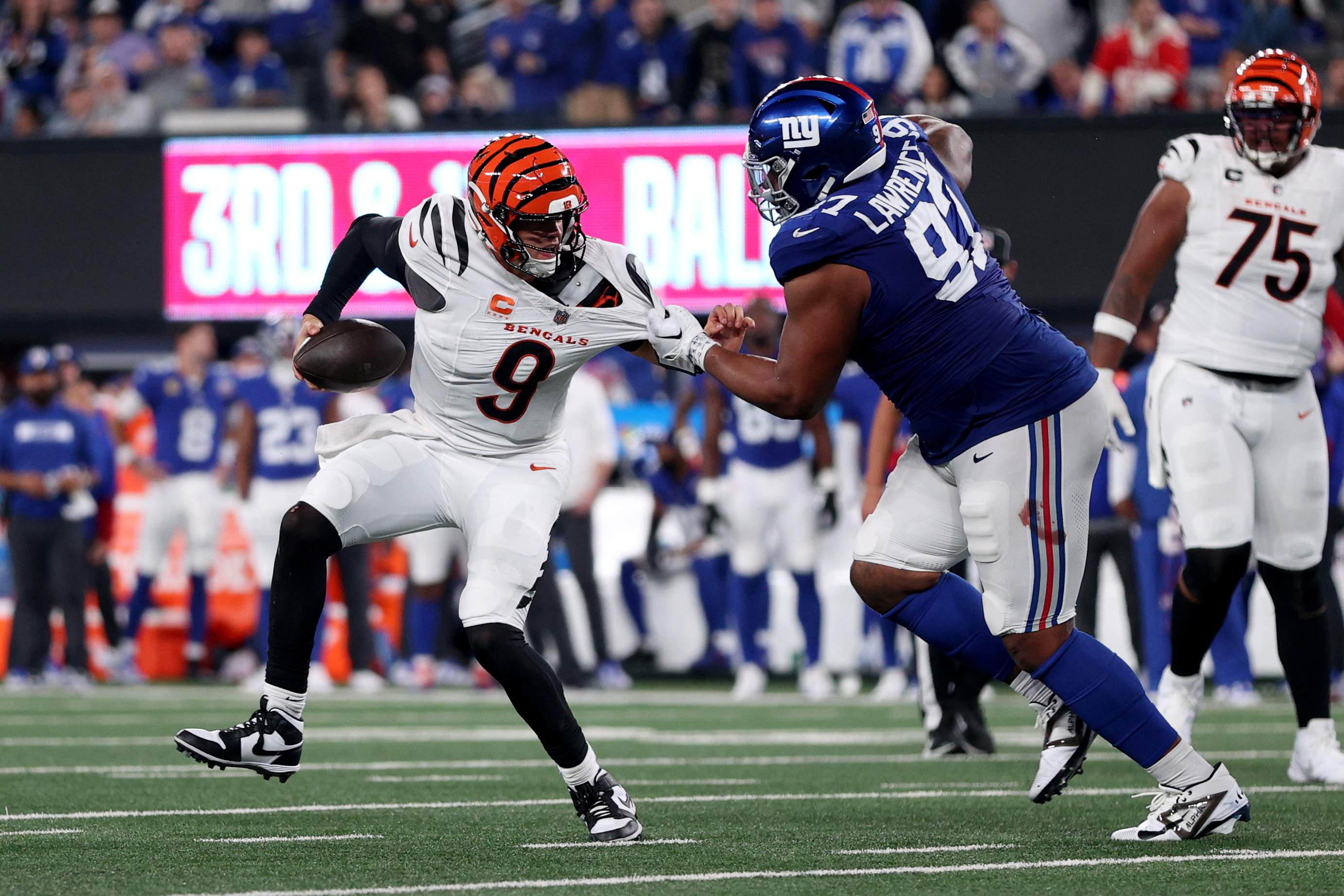 Bengals’ Dexter Lawrence earns a head-turning rank among top DTs — an informative update.