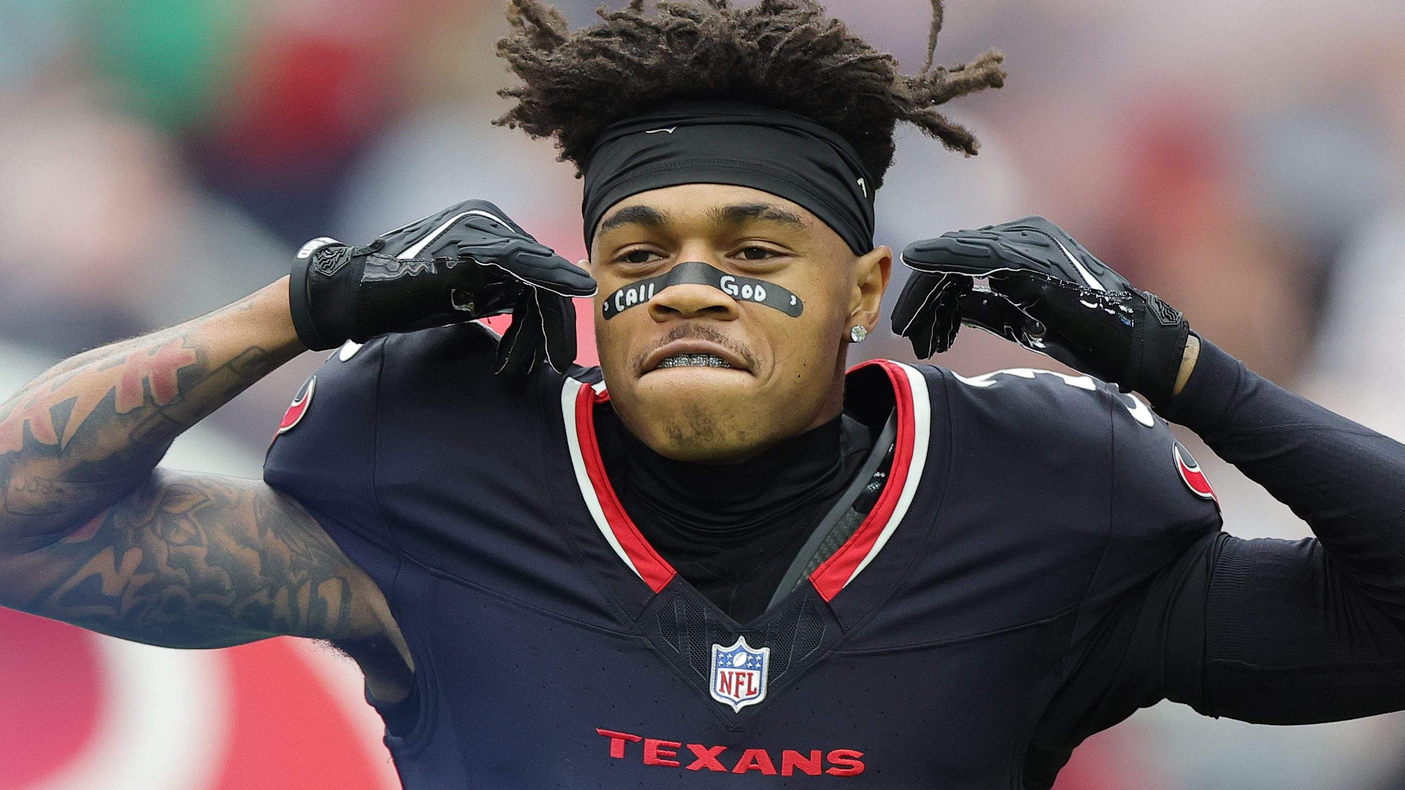 Texans Get Strong Message About Tank Dell Before Training Camp: informative update.