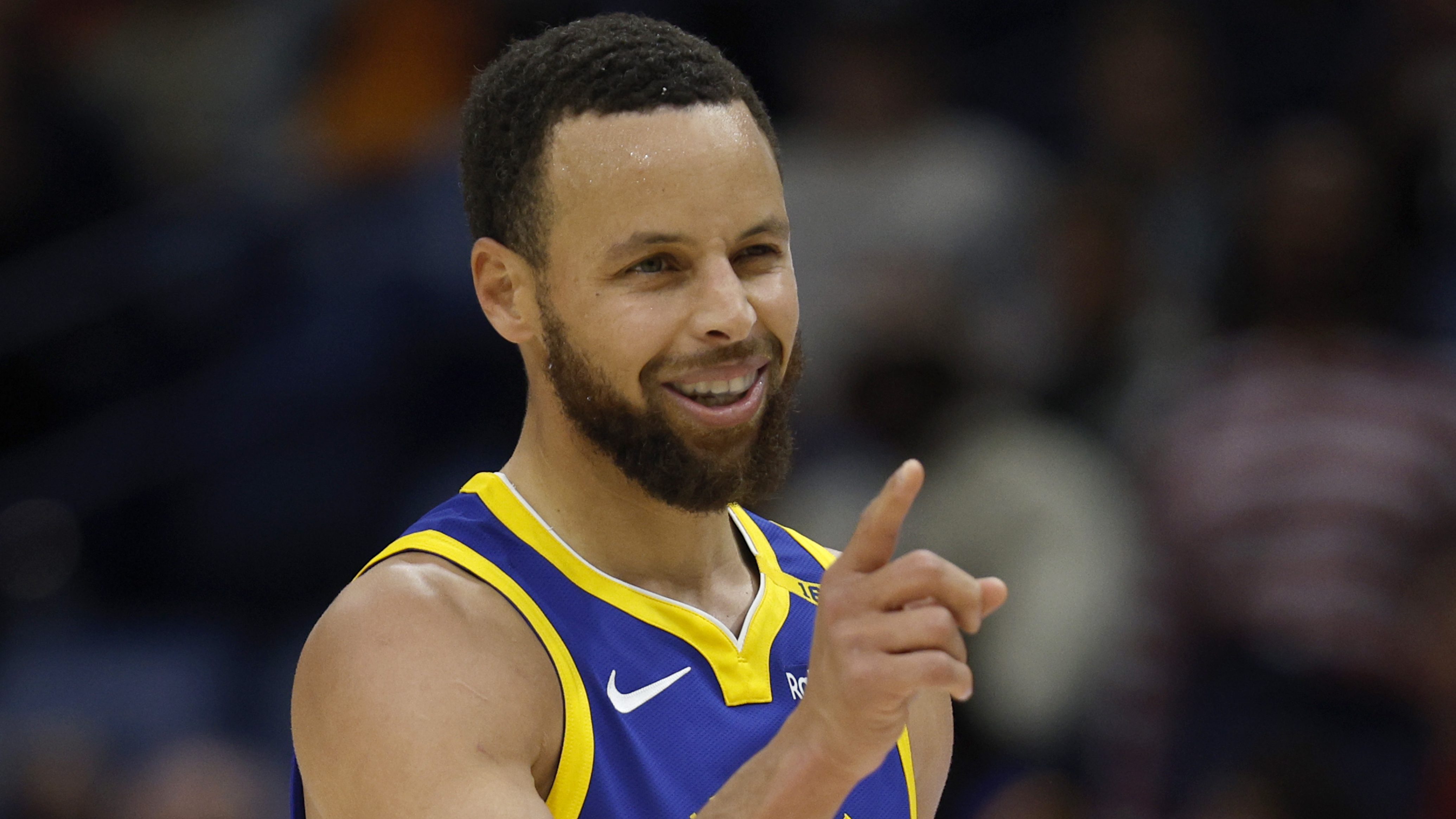 Warriors GM Sends Roster Message on Stephen Curry