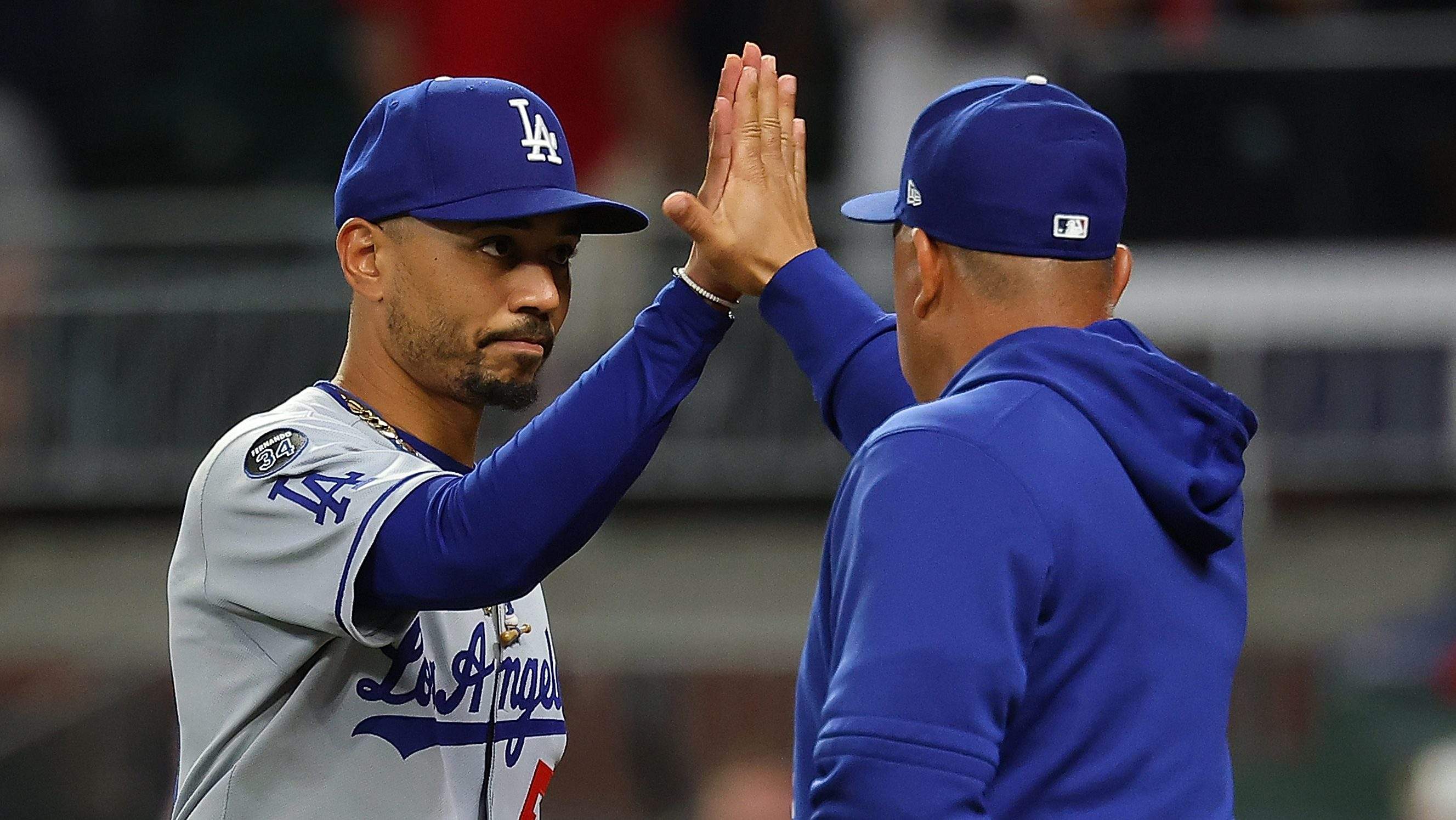 Mookie Betts sends a clear message about Dave Roberts’ Dodgers future.