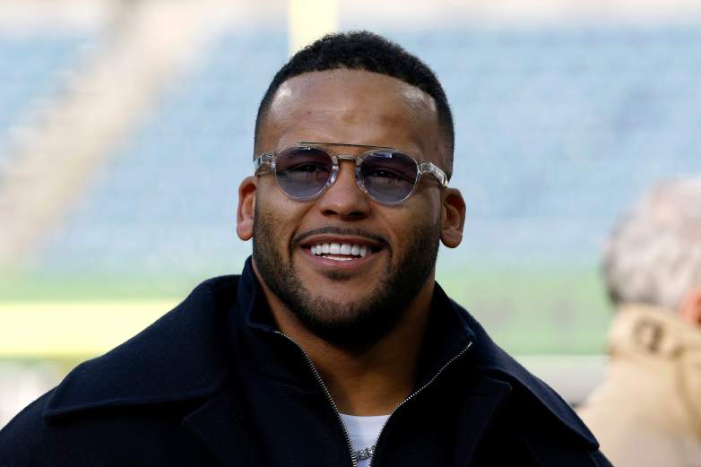 NFL insider Adam Schefter says that former Los Angeles Rams defensive tackle Aaron Donald will return and play for the Rams this season.