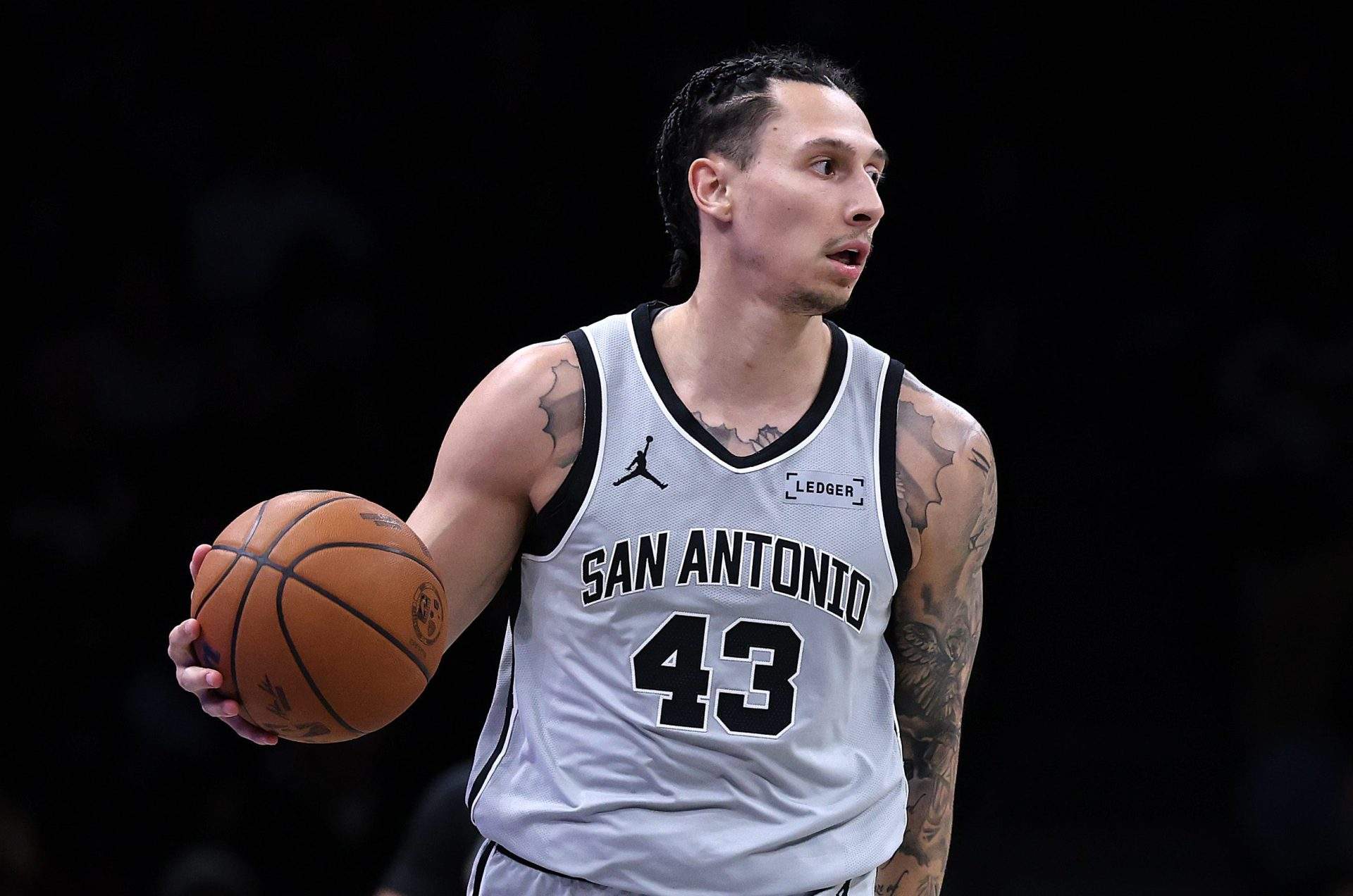 Spurs broadcaster Jacob Tobey fired after alleged affair with player’s sister. Informative update.