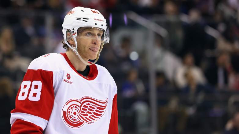 The Buffalo Sabres are expected to sign Patrick Kane.