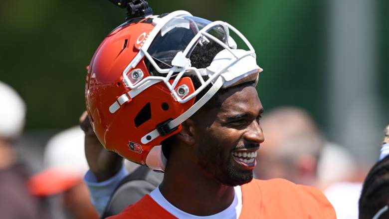 Cleveland Browns quarterback Shedeur Sanders delivered the highlight of training campʻs opening day.