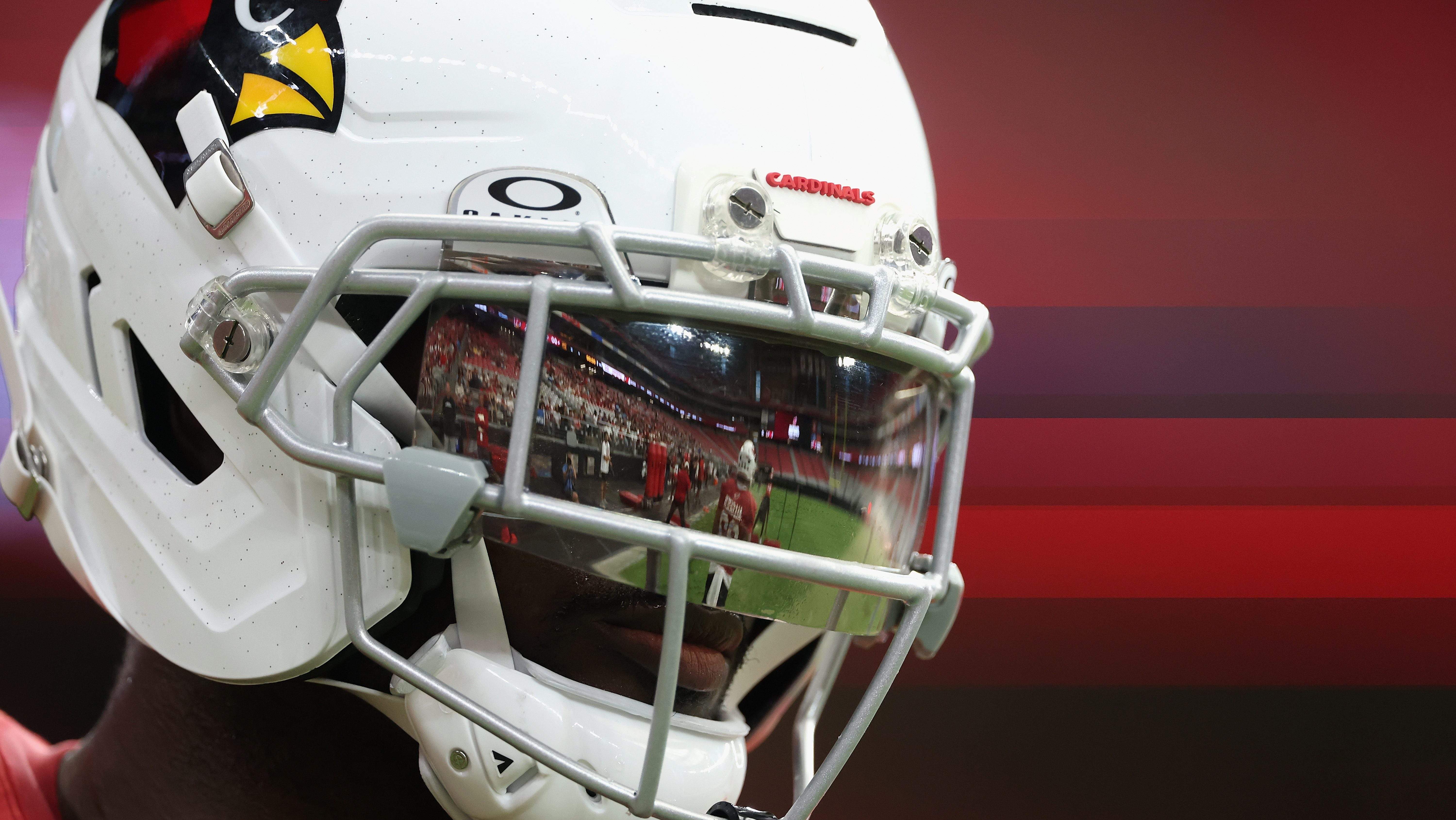 Jeremiyah ama a los cardenales de Arizona