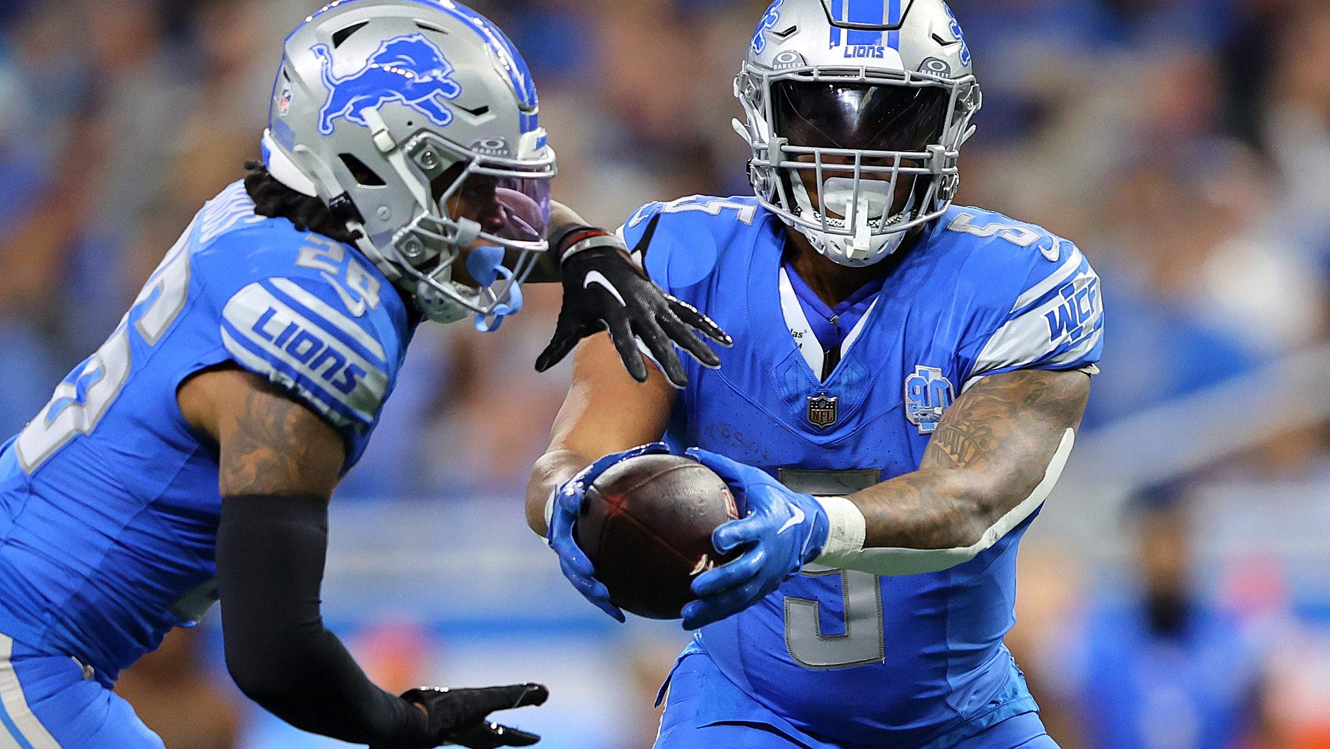 Photo: heavy.com David Montgomery, other teammates react to Jahmyr Gibbs’ extension