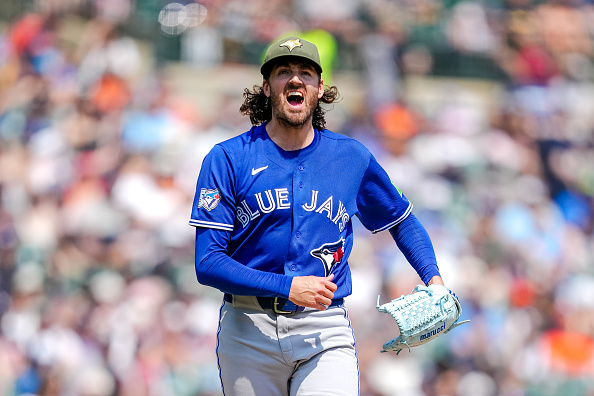 Kevin Gausman shares heartfelt post on Canadian wildfires.