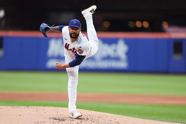 Sean Manaea is pitching for the Mets tonight.