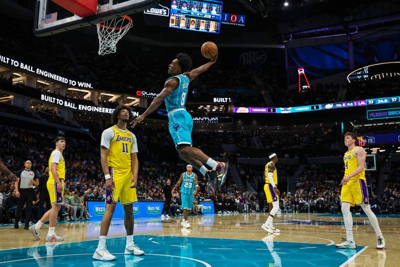 Los Angeles Lakers v Charlotte Hornets