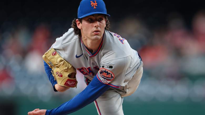 Zach Thornton #49 of the New York Mets pitches.