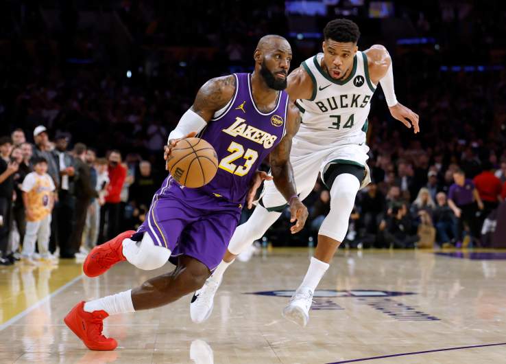 Milwaukee Bucks v Los Angeles Lakers