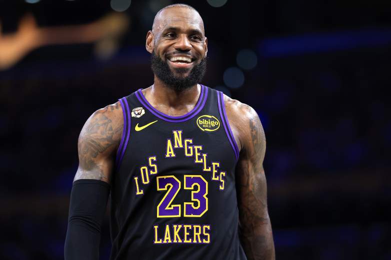 Phoenix Suns v Los Angeles Lakers