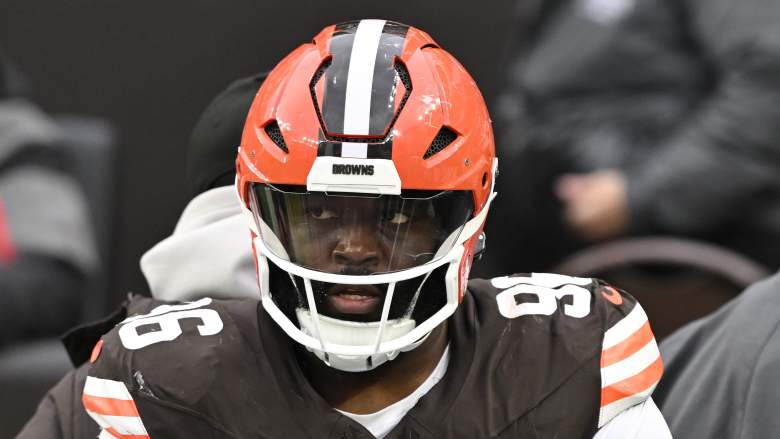 Cleveland Browns defensive tackle Maliek Collins