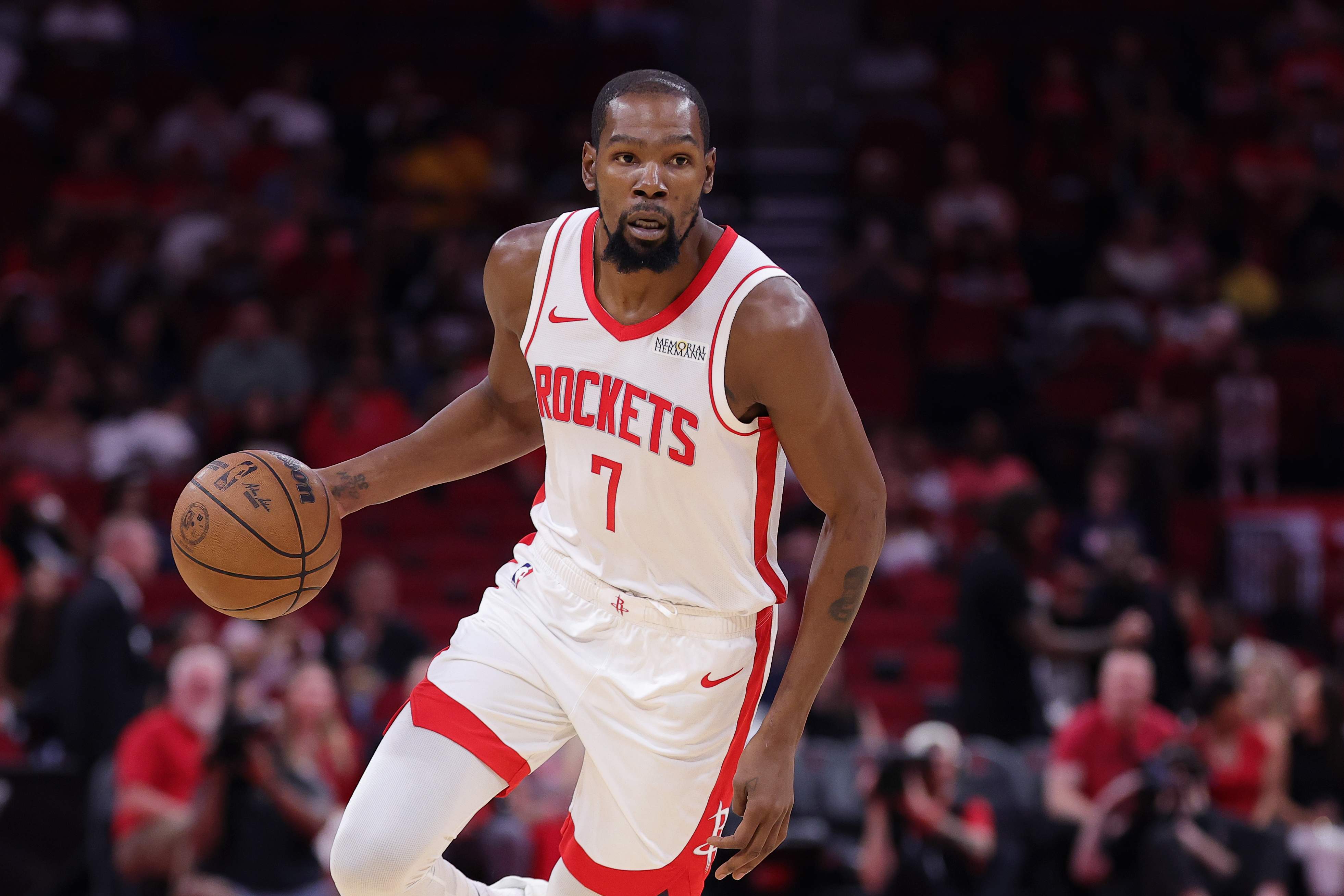 Kevin Durant drives against the Jazz