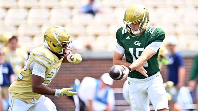 Justice Haynes takes snap in spring game