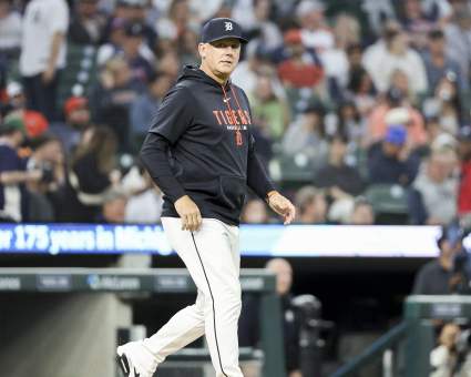 Detroit Tigers Quietly Sign 5-Year MLB Player Before White Sox Series