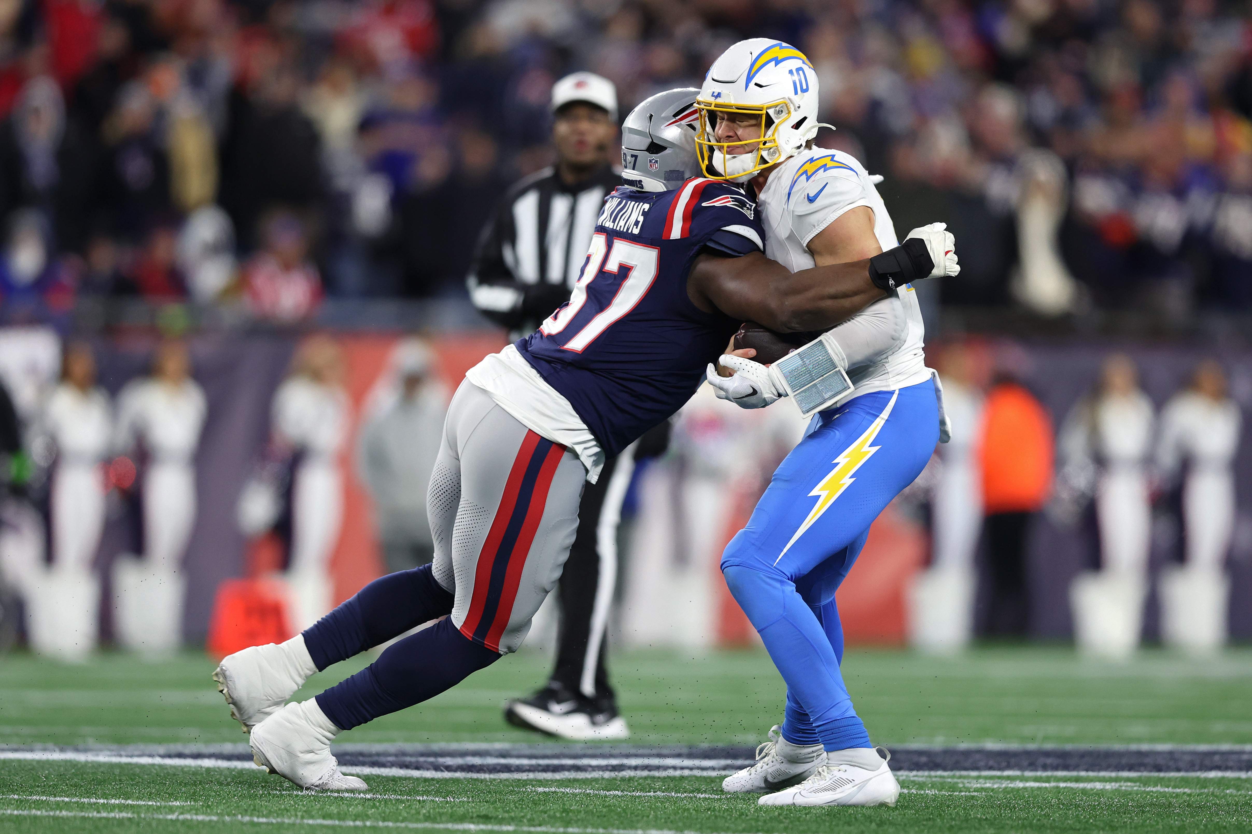 AFC Wild Card Playoffs: Los Angeles Chargers v New England Patriots - NFL 2025